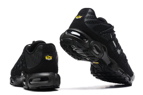 Nike Air Max Plus Utility (M) Black Sneakers