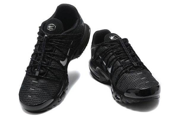 Nike Air Max Plus Utility (M) Black Sneakers